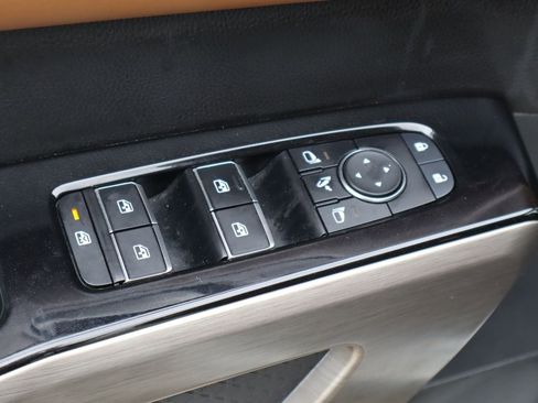 Used 2023 Nissan Pathfinder Platinum FWD image 22