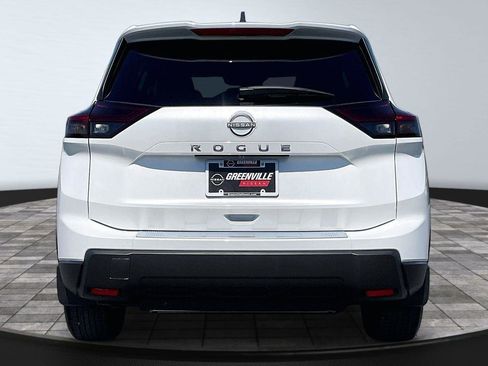 New 2026 Nissan Rogue SV FWD image 5