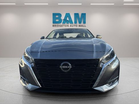 Used 2023 Nissan Altima 2.5 S image 2