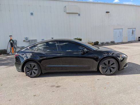 Used 2025 Tesla Model 3 Long Range image 9