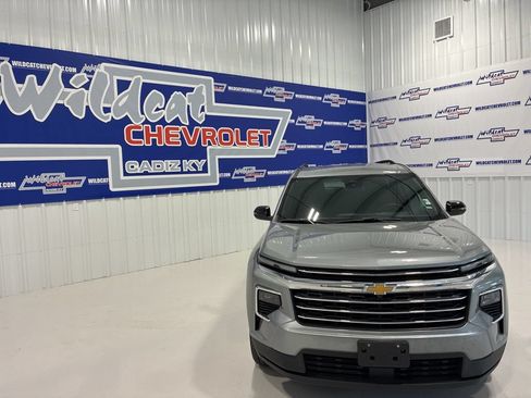 Used 2026 Chevrolet Traverse LT AWD/4WD image 8