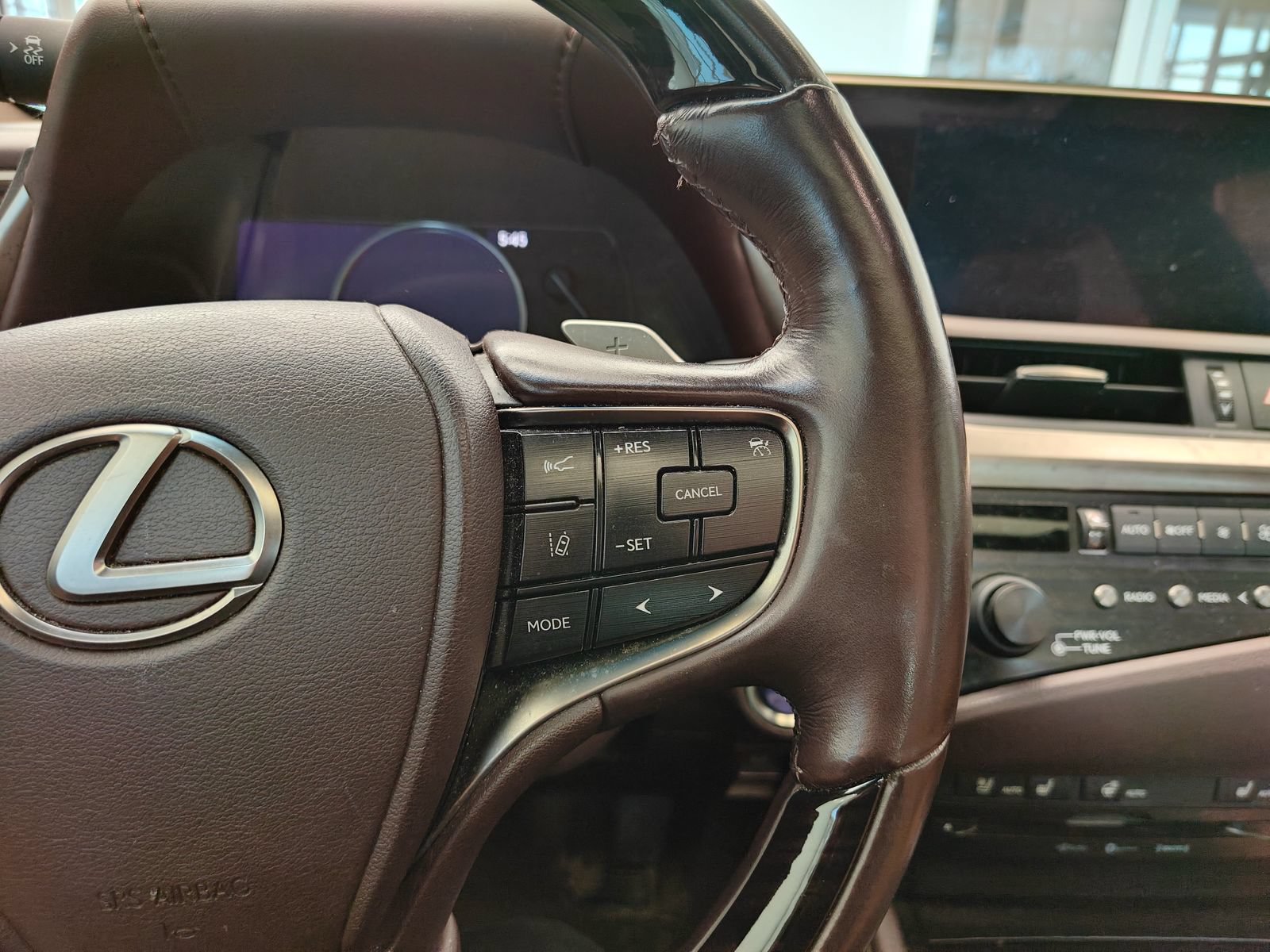 Used 2019 Lexus ES 300h w/ Premium Package FWD image 11