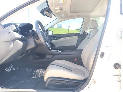 Used 2020 Honda Civic Touring image 12
