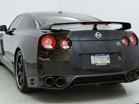 Used 2012 Nissan GT-R Black Edition image 4