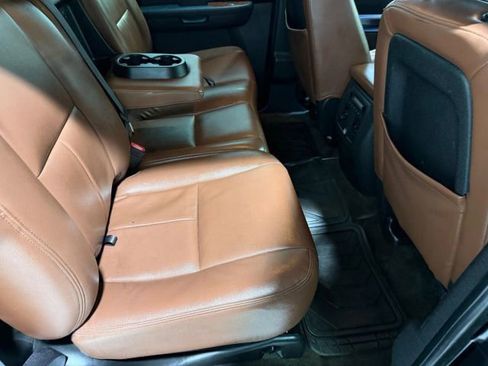 Used 2013 Chevrolet Avalanche LS image 24