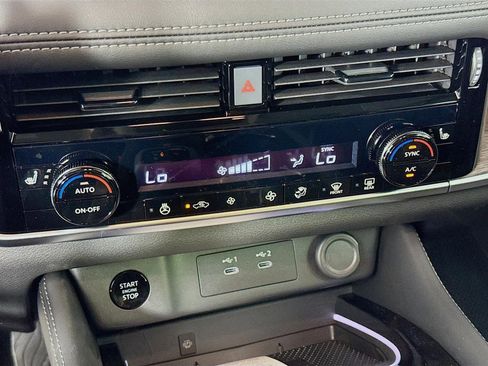 New 2026 Nissan Rogue Platinum AWD/4WD image 18