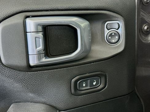 Used 2021 Jeep Gladiator Overland w/ Popular Equipment Package AWD/4WD image 15
