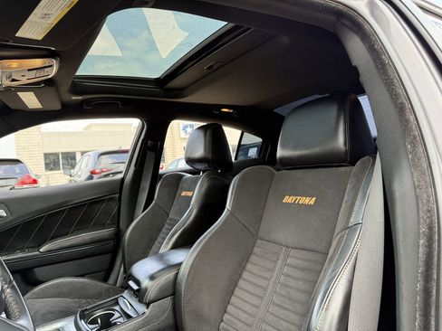 Used 2018 Dodge Charger R/T RWD image 23