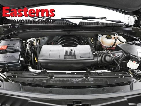 Used 2024 Chevrolet Suburban LT image 7