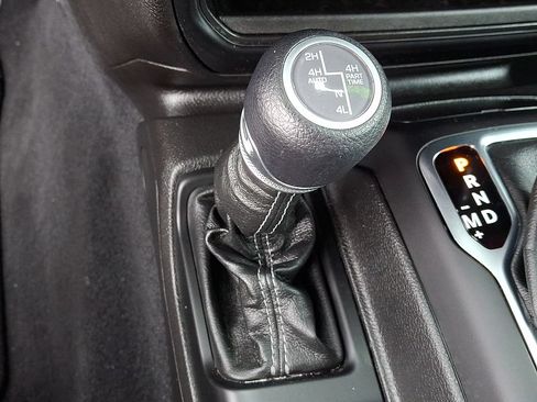 Used 2024 Jeep Wrangler Unlimited w/ Convenience Group AWD/4WD image 24