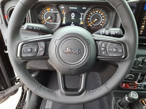 New 2025 Jeep Wrangler Unlimited Rubicon image 19