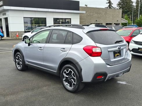 Used 2017 Subaru Crosstrek 2.0i Premium AWD/4WD image 3