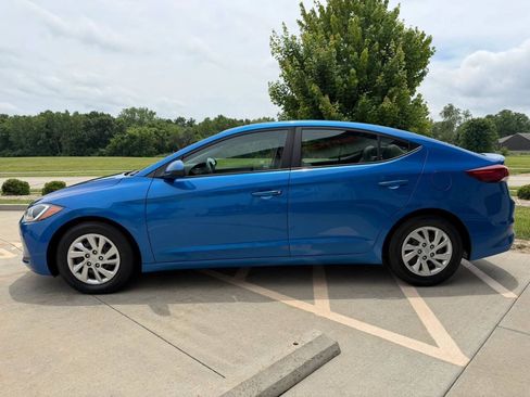 Used 2018 Hyundai Elantra SE FWD image 6