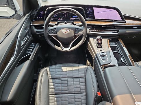 Certified 2024 Cadillac Escalade Sport Platinum w/ LPO, ONYX Package AWD/4WD image 11