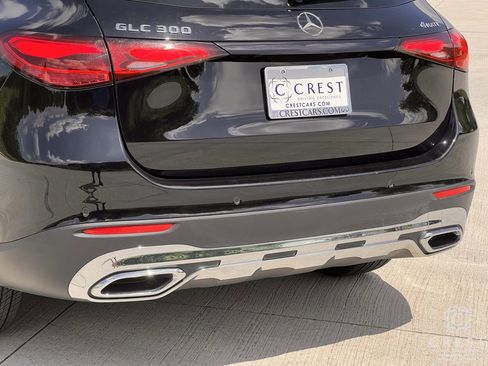 Used 2024 Mercedes-Benz GLC 300 4MATIC image 6