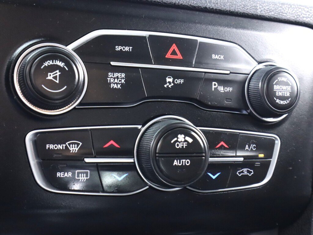 Used 2015 Dodge Charger R/T RWD image 21