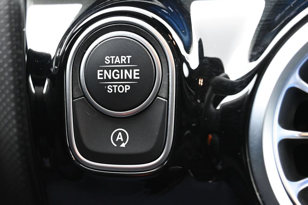 Used 2025 Mercedes-Benz CLA 250 4MATIC image 16