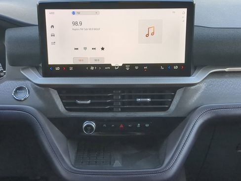 Used 2025 Ford Explorer Platinum image 18