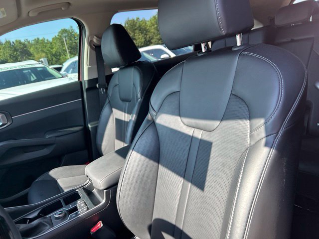 Used 2025 Kia Sorento S w/ Panoramic Sunroof Package FWD image 34