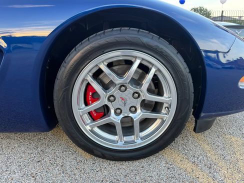Used 2004 Chevrolet Corvette Z06 w/ Z06 Preferred Equipment Group RWD image 18