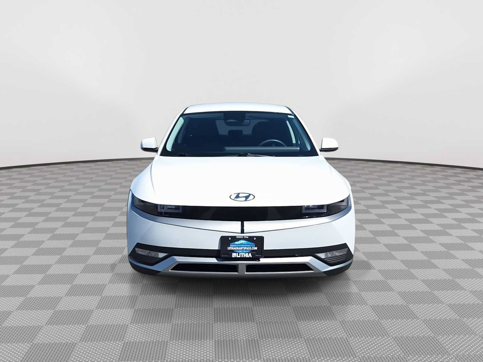 Used 2024 Hyundai Ioniq 5 SE RWD image 3