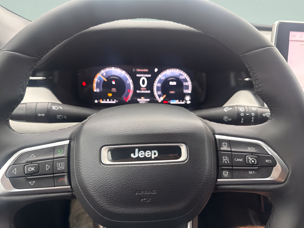 Used 2023 Jeep Compass Limited w/ Elite Group AWD/4WD image 17