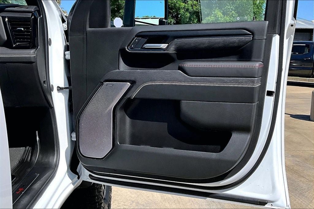 Used 2025 GMC Sierra 2500 AT4X AWD/4WD image 27