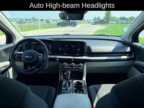 Used 2022 Kia Carnival LX FWD image 7