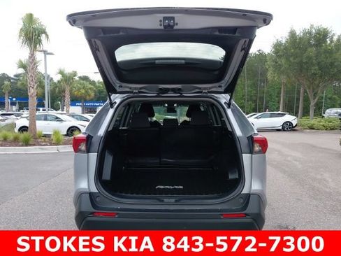 Used 2021 Toyota RAV4 XLE FWD image 27
