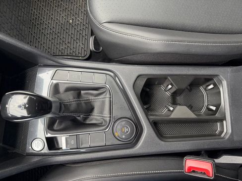 Used 2022 Volkswagen Tiguan SE image 10