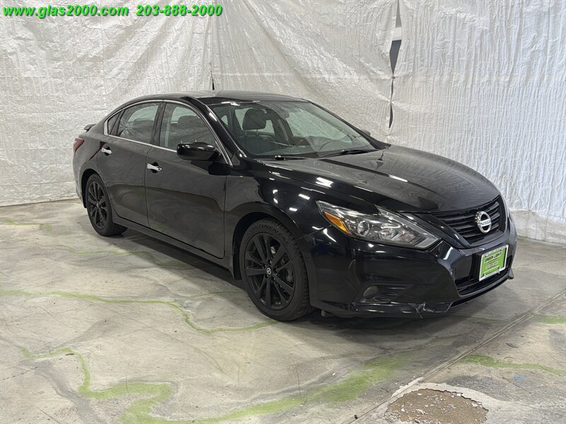 Used 2018 Nissan Altima 2.5 SR w/ SR Midnight Edition FWD image 2
