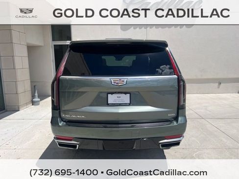 Used 2023 Cadillac Escalade Premium Luxury AWD/4WD image 3