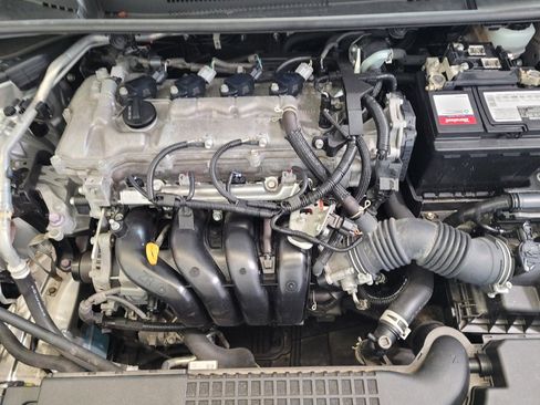 Used 2021 Toyota Corolla LE FWD image 30