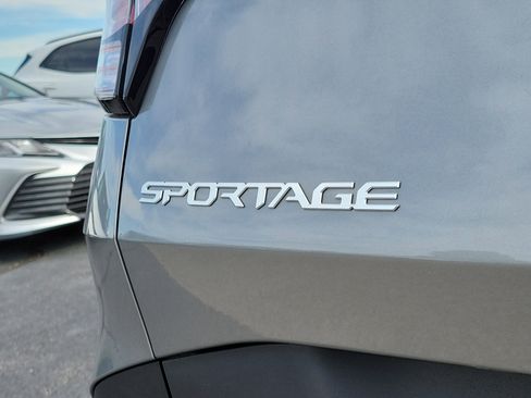 Used 2024 Kia Sportage LX image 6