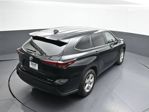Certified 2025 Toyota Highlander LE AWD/4WD image 39