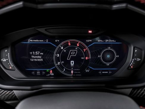 Used 2025 Lamborghini Urus SE image 66