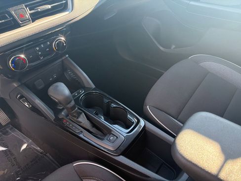 Used 2025 Chevrolet TrailBlazer LT image 39