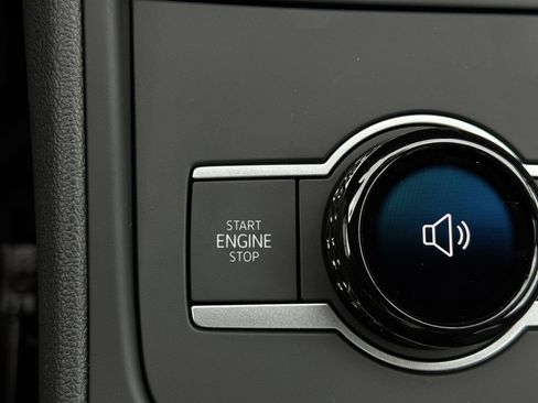 New 2026 Volkswagen Tiguan SE R-Line image 17