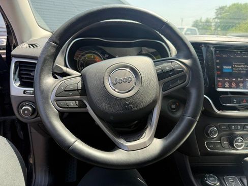 Used 2019 Jeep Cherokee Limited AWD/4WD image 18