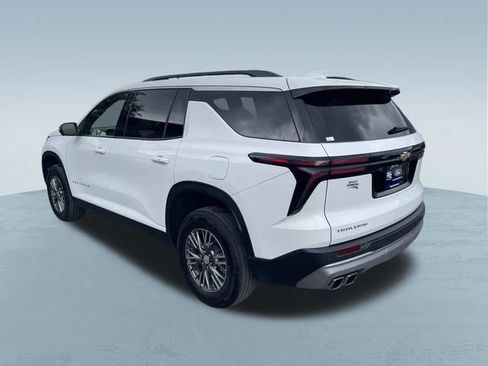 Used 2024 Chevrolet Traverse LT FWD image 6
