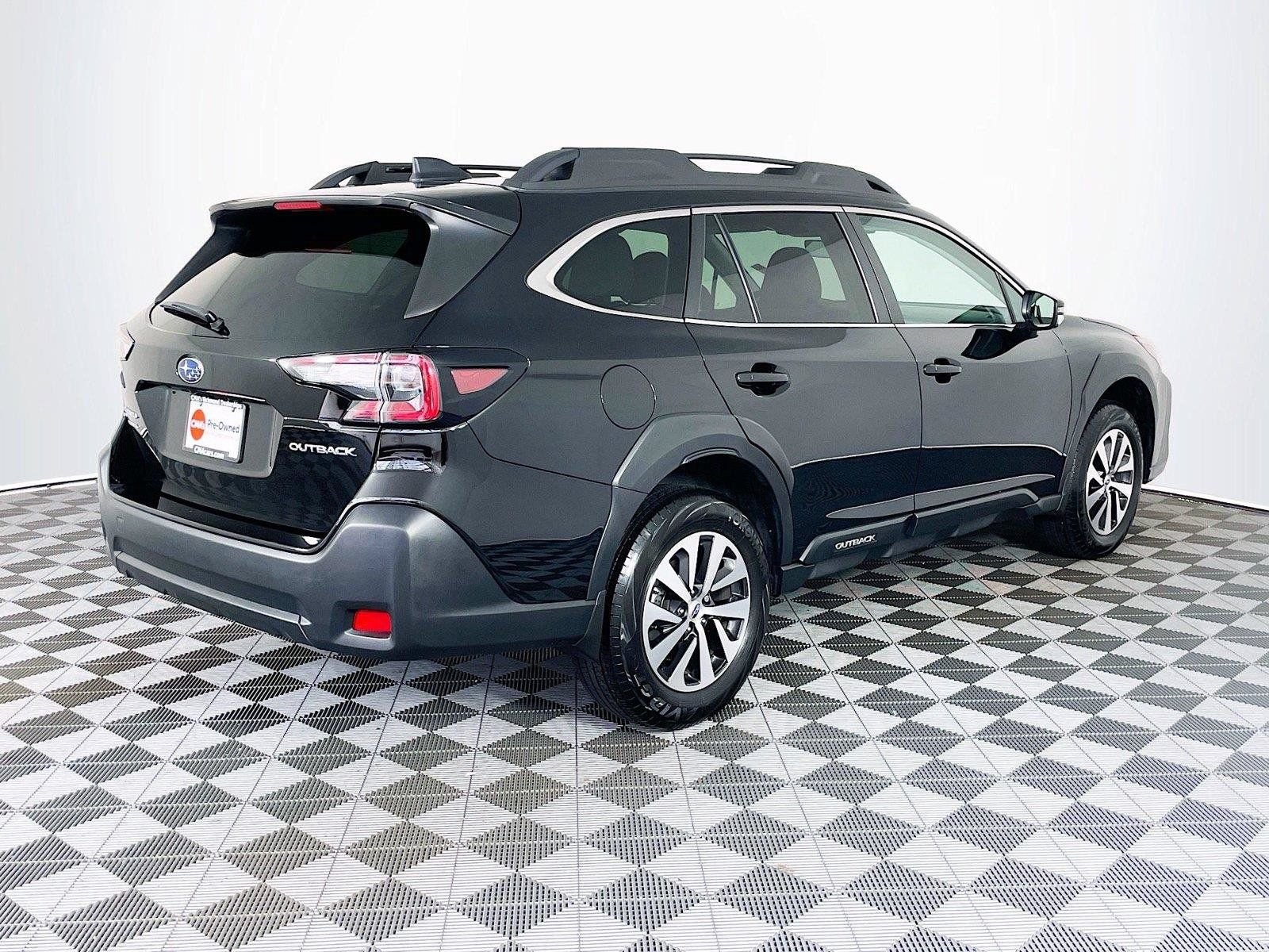 Used 2025 Subaru Outback Premium AWD/4WD image 10