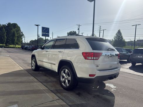 Used 2011 Jeep Grand Cherokee Overland AWD/4WD image 5