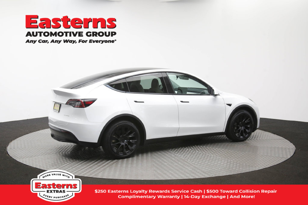 Used 2022 Tesla Model Y Long Range AWD/4WD image 39