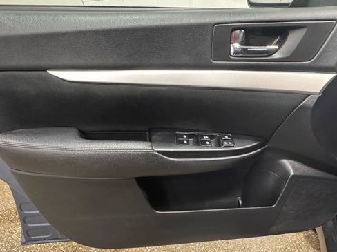 Used 2013 Subaru Outback 2.5i image 8