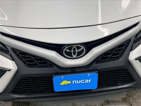 Used 2022 Toyota Camry SE image 29