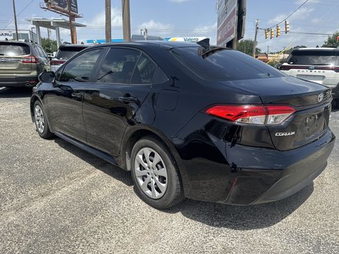 Used 2024 Toyota Corolla LE FWD image 5