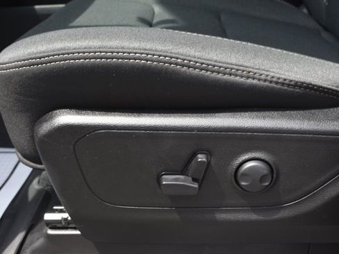 Used 2025 RAM 1500 Big Horn AWD/4WD image 15