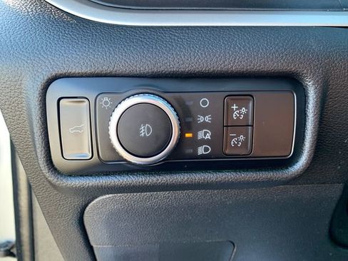 Used 2022 Ford Explorer XLT w/ Equipment Group 202A image 21