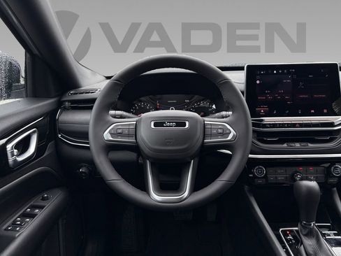 New 2026 Jeep Compass Latitude image 10