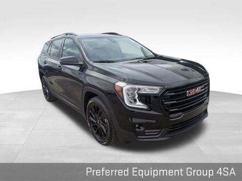 Used 2024 GMC Terrain SLT w/ Elevation Edition image 21